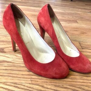 Butter Shoes rust suede heels size 6